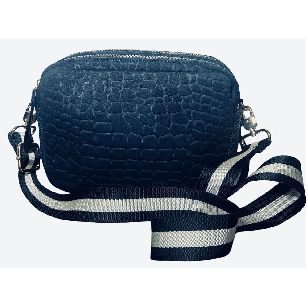 Stella & Dot Crush It Camera Bag